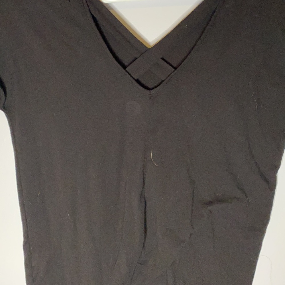 Basic black tee - Picture 2 of 2